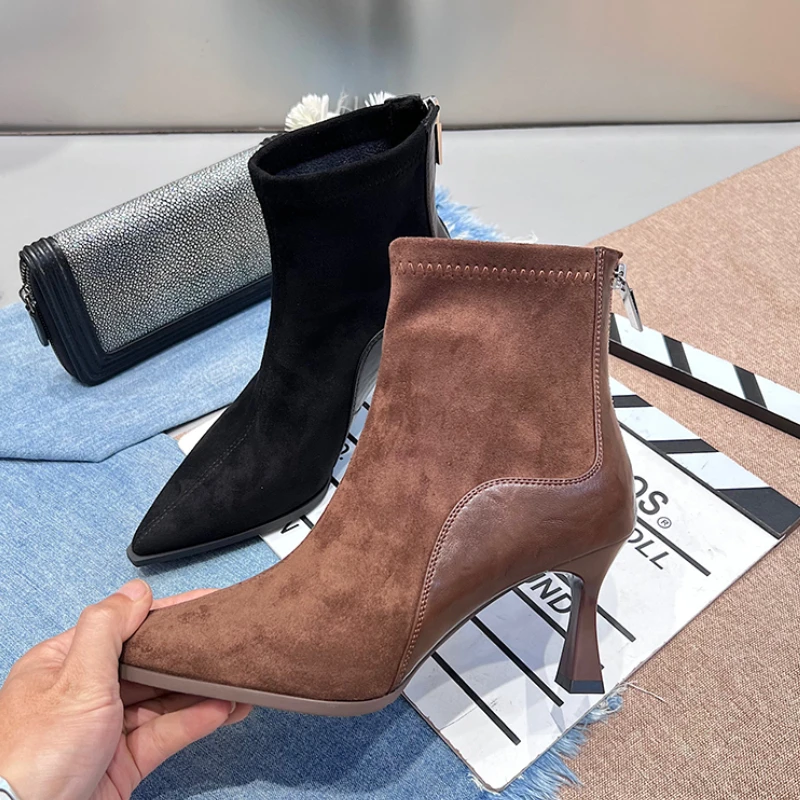 Сексуальные ботильоны на высоком каблуке, женские замшевые туфли с острым носком, зимние ботинки 2025, новые туфли-лодочки, роскошные вечерние элегантные платья Mujer Botas
Сексуальные ботильоны на высоком каблуке, женские замшевые туфли с острым носком, зимние ботинки 2025, новые туфли-лодочки, роскошные вечерние элегантные платья Mujer Botas