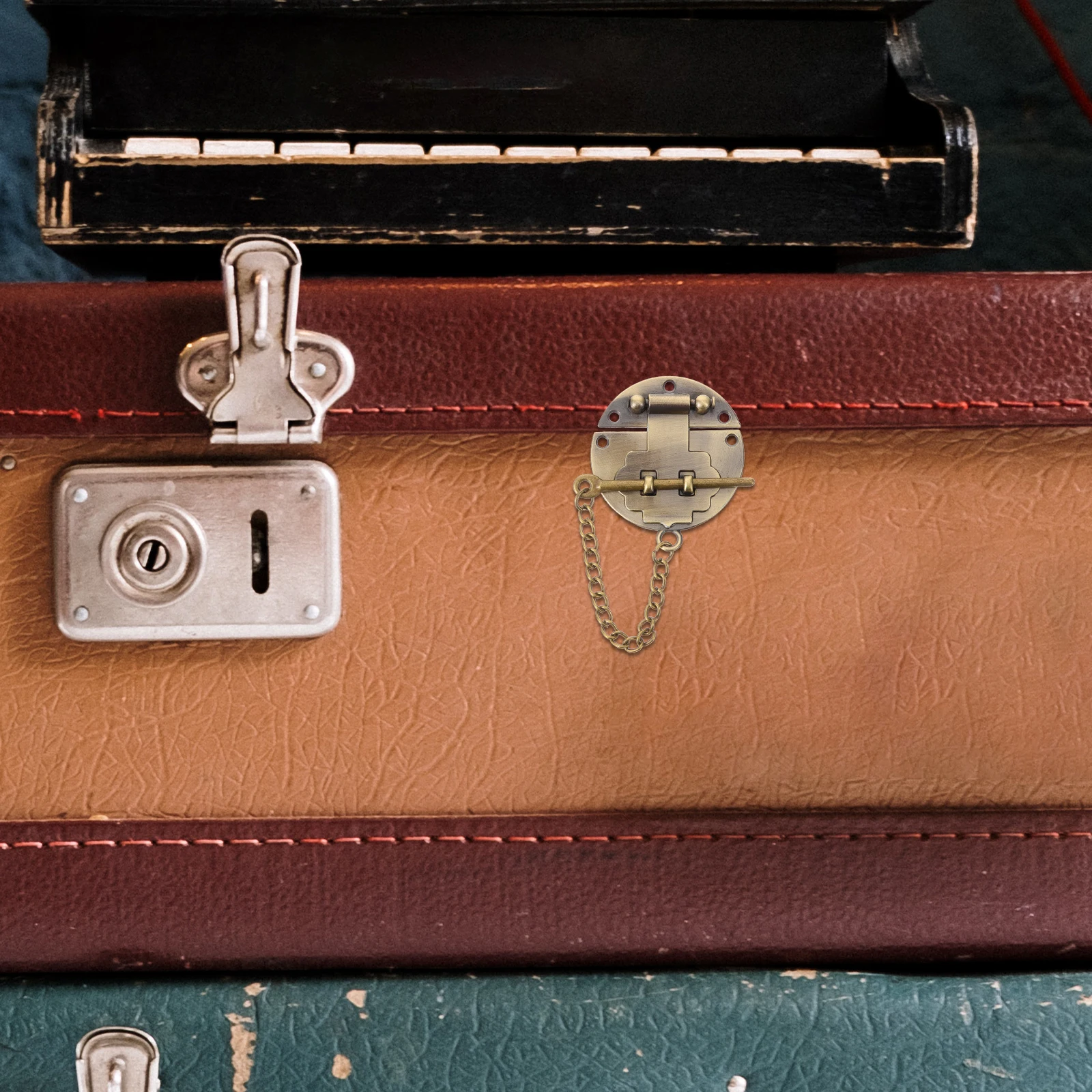 Rustic Metal Clasp Lock Chain Buckle Small Jewelry Box Cabinet Hasp Latch Vintage Gift Container Hardware Storage
Rustic Metal Clasp Lock Chain Buckle Small Jewelry Box Cabinet Hasp Latch Vintage Gift Container Hardware Storage