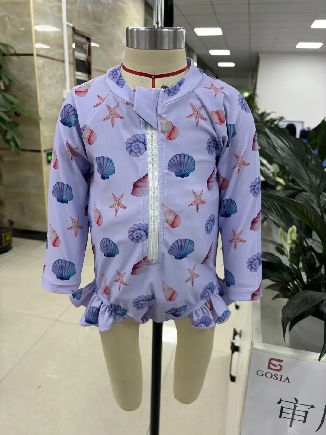 Toddler Girls Rash Guard Swimsuit with Hat 2 Pcs Set Print Ruffled Trim Zip Up Long Sleeve Baby Girls Swimwears
Toddler Girls Rash Guard Swimsuit with Hat 2 Pcs Set Print Ruffled Trim Zip Up Long Sleeve Baby Girls Swimwears