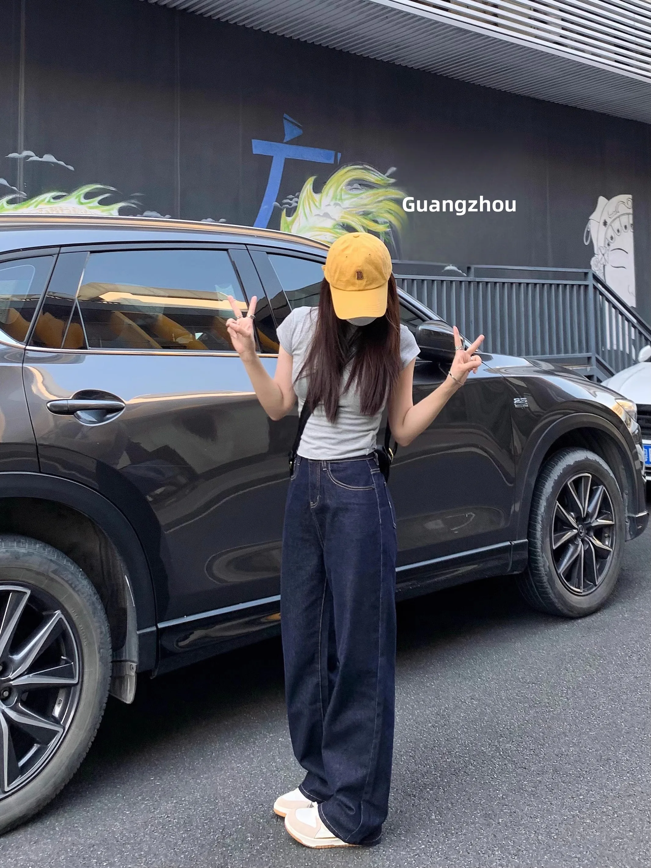 Темно-синие прямые джинсы с высокой талией, женские свободные широкие брюки с эффектом похудения, повседневные джинсовые брюки с высокой износостойкостью
Темно-синие прямые джинсы с высокой талией, женские свободные широкие брюки с эффектом похудения, повседневные джинсовые брюки с высокой износостойкостью