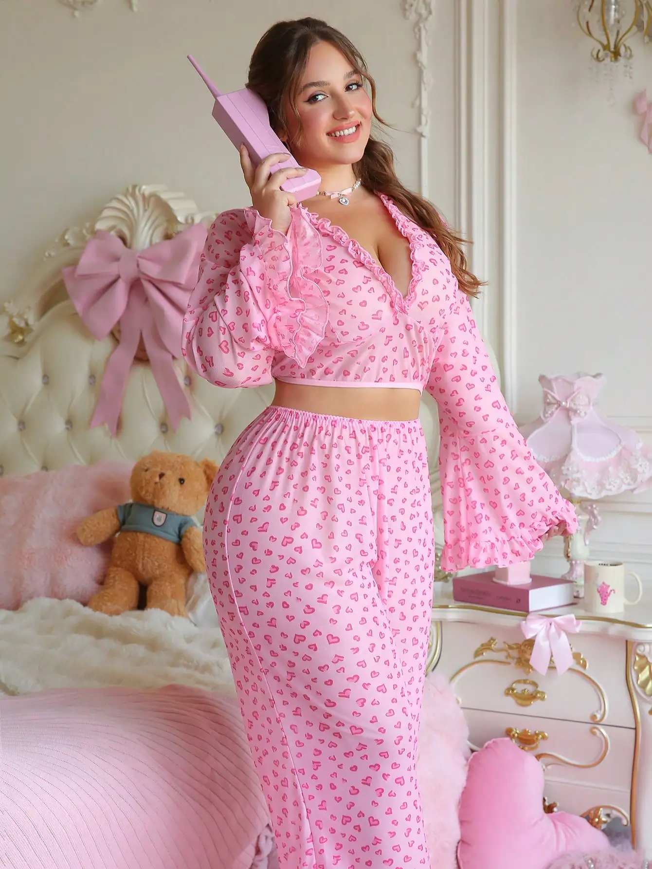 Pink Heart Print 2-Piece Sleep Set with Ruffled Flare Sleeves
Pink Heart Print 2-Piece Sleep Set with Ruffled Flare Sleeves