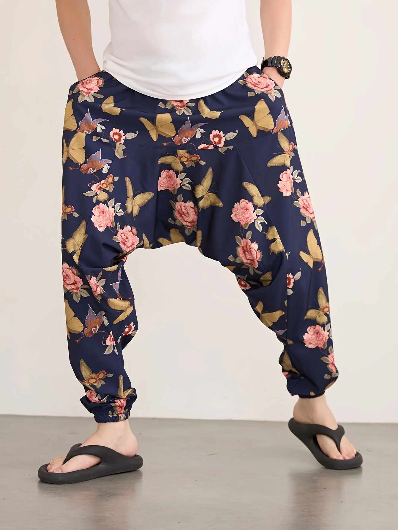 Men's lightweight butterfly print, suitable for beach and casual wear, beach pants, butterfly patterned pants
Men's lightweight butterfly print, suitable for beach and casual wear, beach pants, butterfly patterned pants