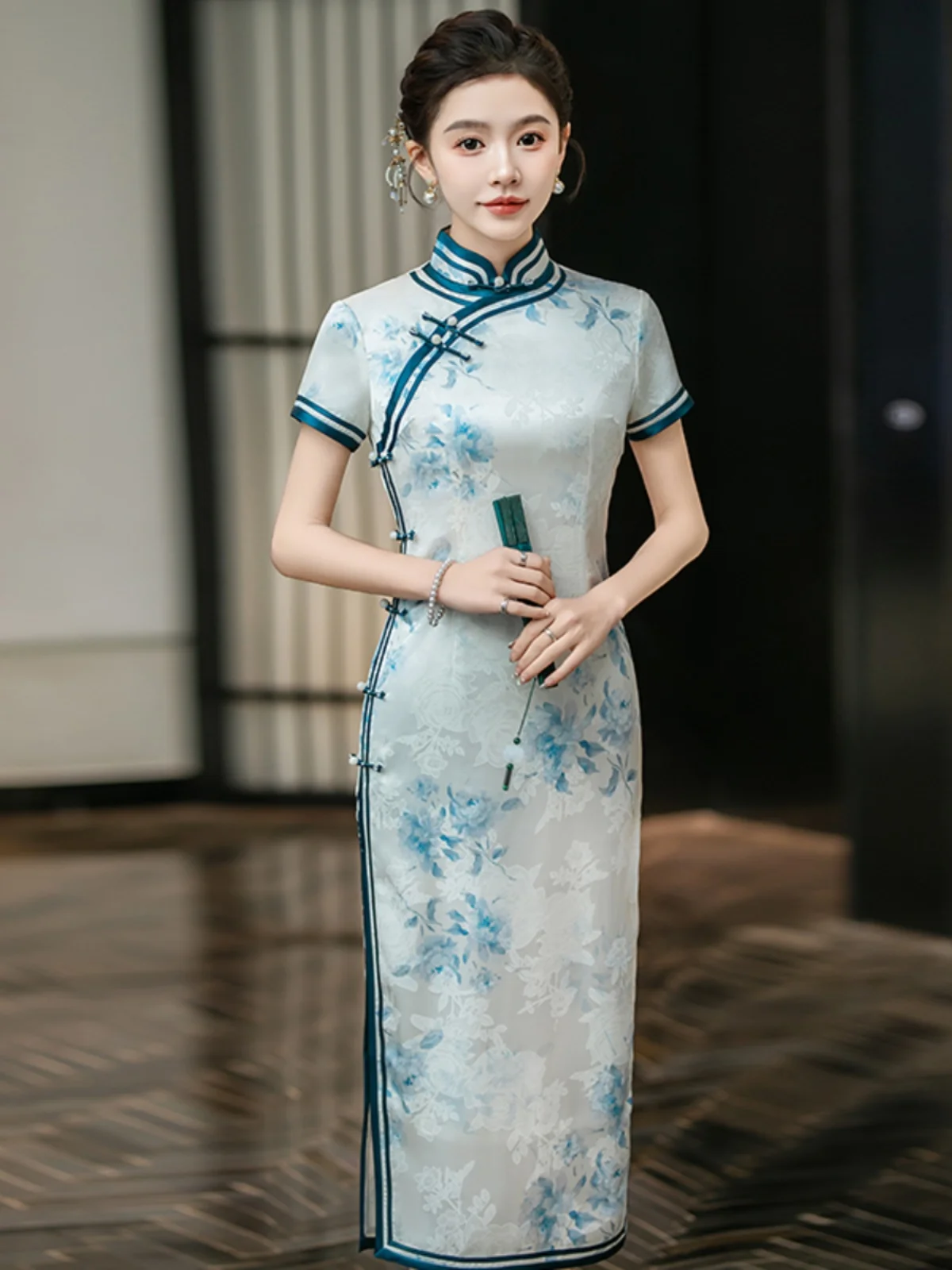 Новинка: Винтажный халат из фарфоровой ткани Ele Long Qinghua, улучшенная версия Dr Young Ambiance Sle, весна-лето
Новинка: Винтажный халат из фарфоровой ткани Ele Long Qinghua, улучшенная версия Dr Young Ambiance Sle, весна-лето