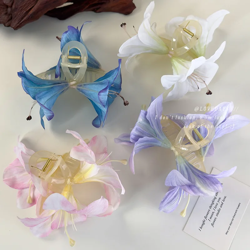 Hair Claw Reversible Lily Flower Premium Resin Lightweight Versatile Updo Bun Clip for Women Vacation Travel Stage Performance
Hair Claw Reversible Lily Flower Premium Resin Lightweight Versatile Updo Bun Clip for Women Vacation Travel Stage Performance