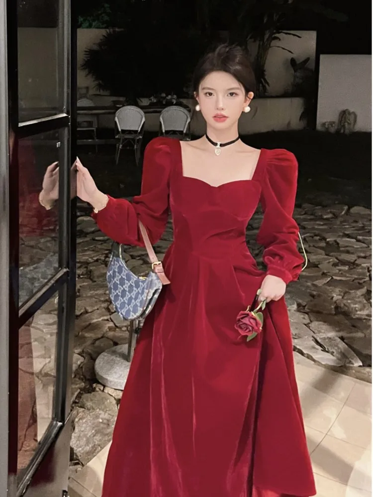 French Retro Hepburn Women Autumn New Velvet Long Sleeve Red Dress A-line Evening Party Princess Dresses Elegant Robes Clothing
French Retro Hepburn Women Autumn New Velvet Long Sleeve Red Dress A-line Evening Party Princess Dresses Elegant Robes Clothing