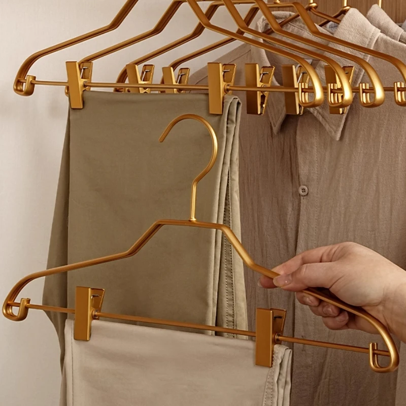 Wholesale Best Quality Gold Aluminium Hanger for Clothing Store Dress Hanger Single Tier Wedding Dress Hanger Shirt Jacket
Wholesale Best Quality Gold Aluminium Hanger for Clothing Store Dress Hanger Single Tier Wedding Dress Hanger Shirt Jacket