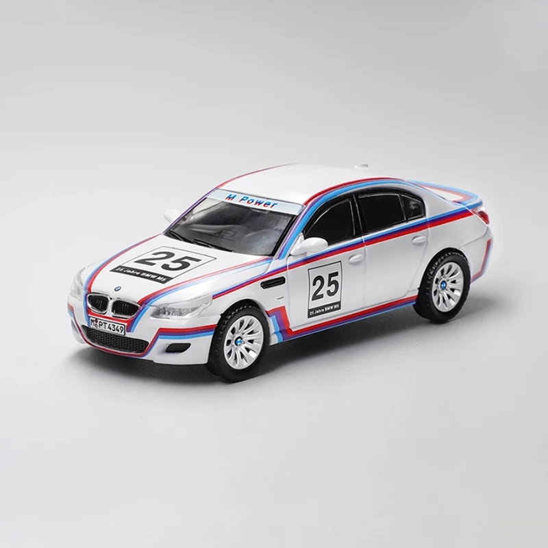 Shadow 1:64 Scale M5 E60 25th Anniversary Edition Alloy Simulation Car Model Static Collection Decorated Holiday Toy Gift
Shadow 1:64 Scale M5 E60 25th Anniversary Edition Alloy Simulation Car Model Static Collection Decorated Holiday Toy Gift