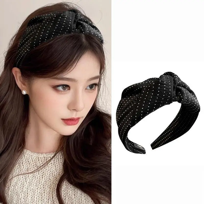1Pcs Wide Women's High Cranium Polka Dots Print Headband With Center Knot
1Pcs Wide Women's High Cranium Polka Dots Print Headband With Center Knot