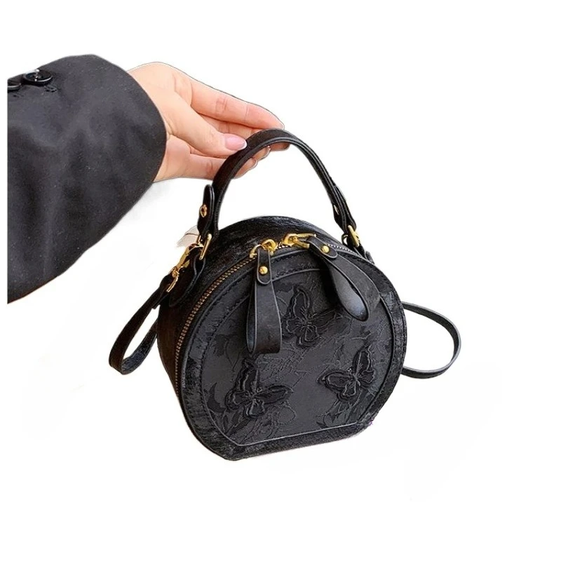 Premium Foreign Style Handbag Women's New Spring and Summer Embroidery Versatile Shoulder Cylinder Bag Fashion Messenger Handbag
Premium Foreign Style Handbag Women's New Spring and Summer Embroidery Versatile Shoulder Cylinder Bag Fashion Messenger Handbag