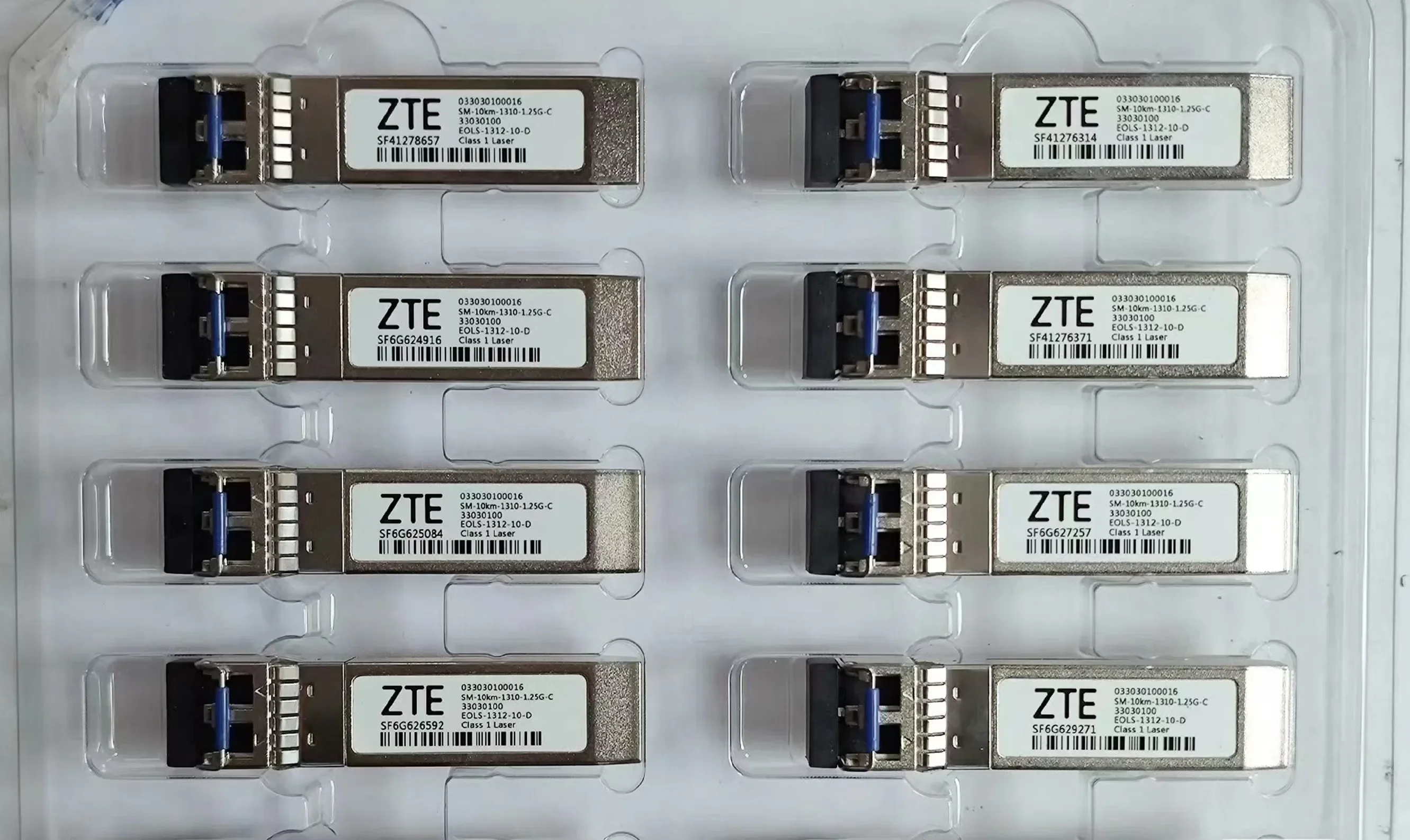 Switch Optical Fiber Module Z-TE 1.25G 10KM 033030100016 SM-10KM-1310-1.25G-C Gigabit Transceiver
Switch Optical Fiber Module Z-TE 1.25G 10KM 033030100016 SM-10KM-1310-1.25G-C Gigabit Transceiver