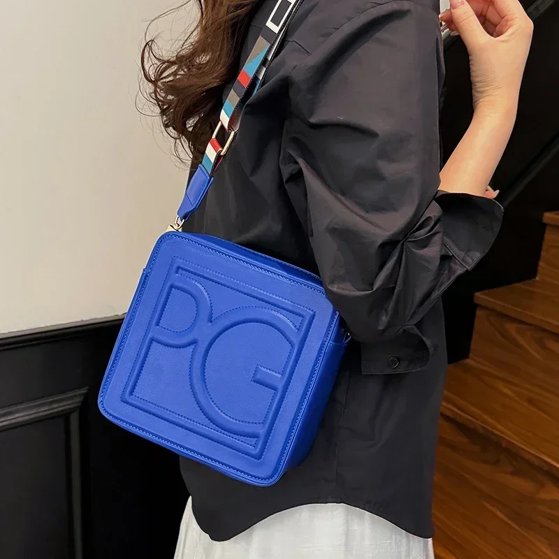 2025 Luxury Minimalist Vintage Messenger Purse Shopper Bag Commuter Crossbody Handbag Women Stylish
2025 Luxury Minimalist Vintage Messenger Purse Shopper Bag Commuter Crossbody Handbag Women Stylish