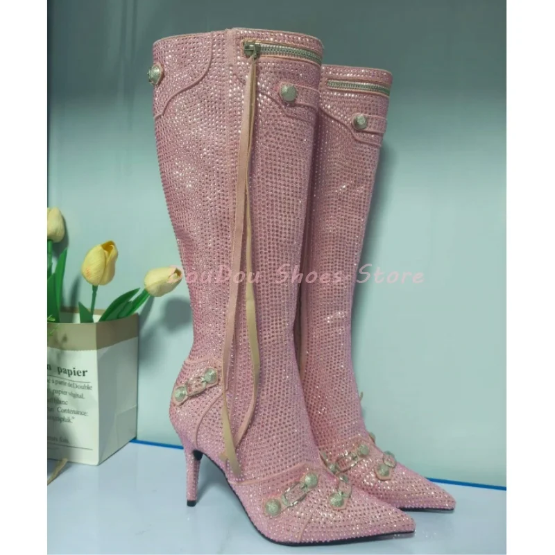 Pink Shiny Rivet Buckle Rhinestone Knee High Boots Women Side Zipper Pointed Toe Stiletto Long Boots Luxury Trendy Party Shoes
Pink Shiny Rivet Buckle Rhinestone Knee High Boots Women Side Zipper Pointed Toe Stiletto Long Boots Luxury Trendy Party Shoes