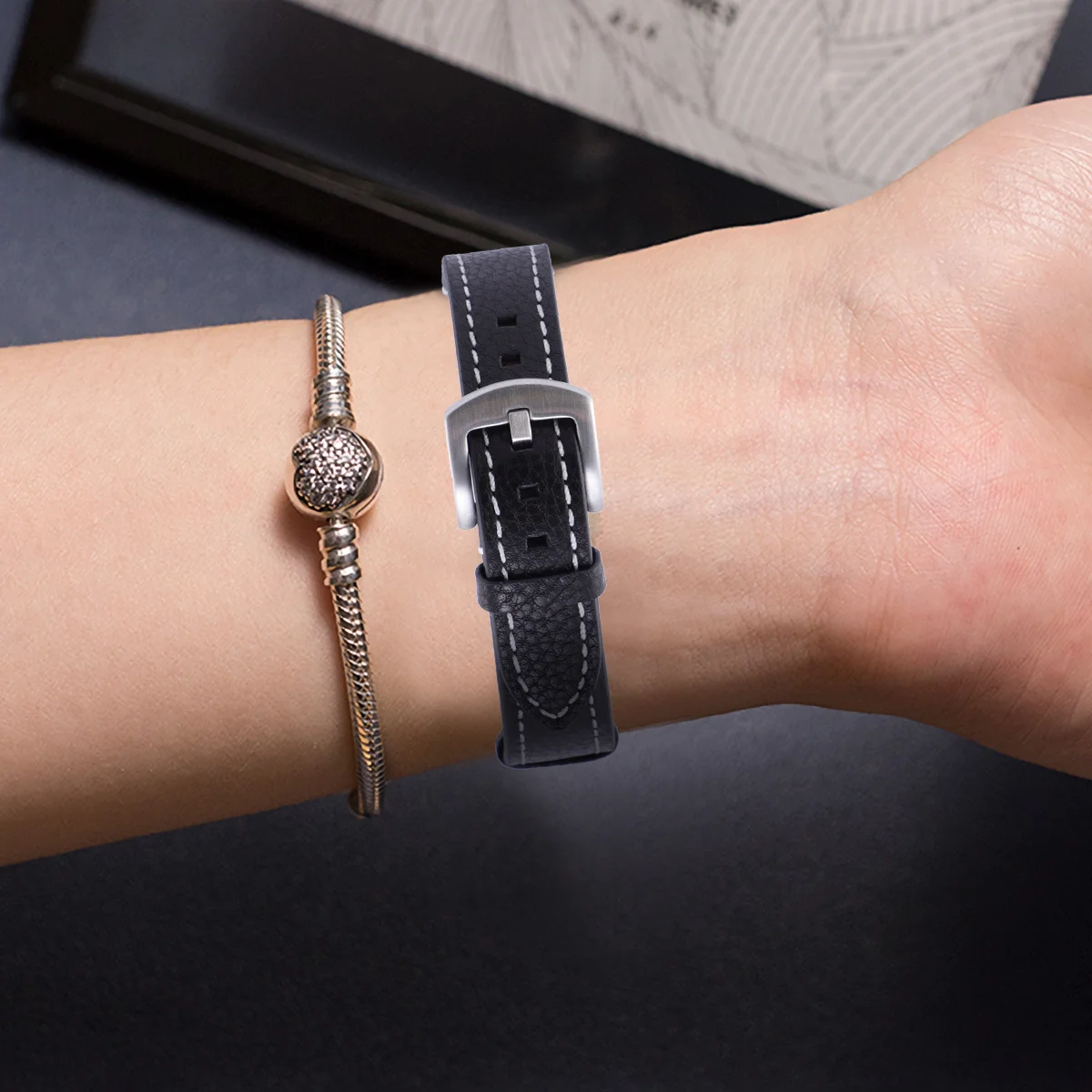 1Pcs Quick Release Watch Band Premium Replacement Strap Compatible with Most Smartwatches and Traditional Watches
1Pcs Quick Release Watch Band Premium Replacement Strap Compatible with Most Smartwatches and Traditional Watches