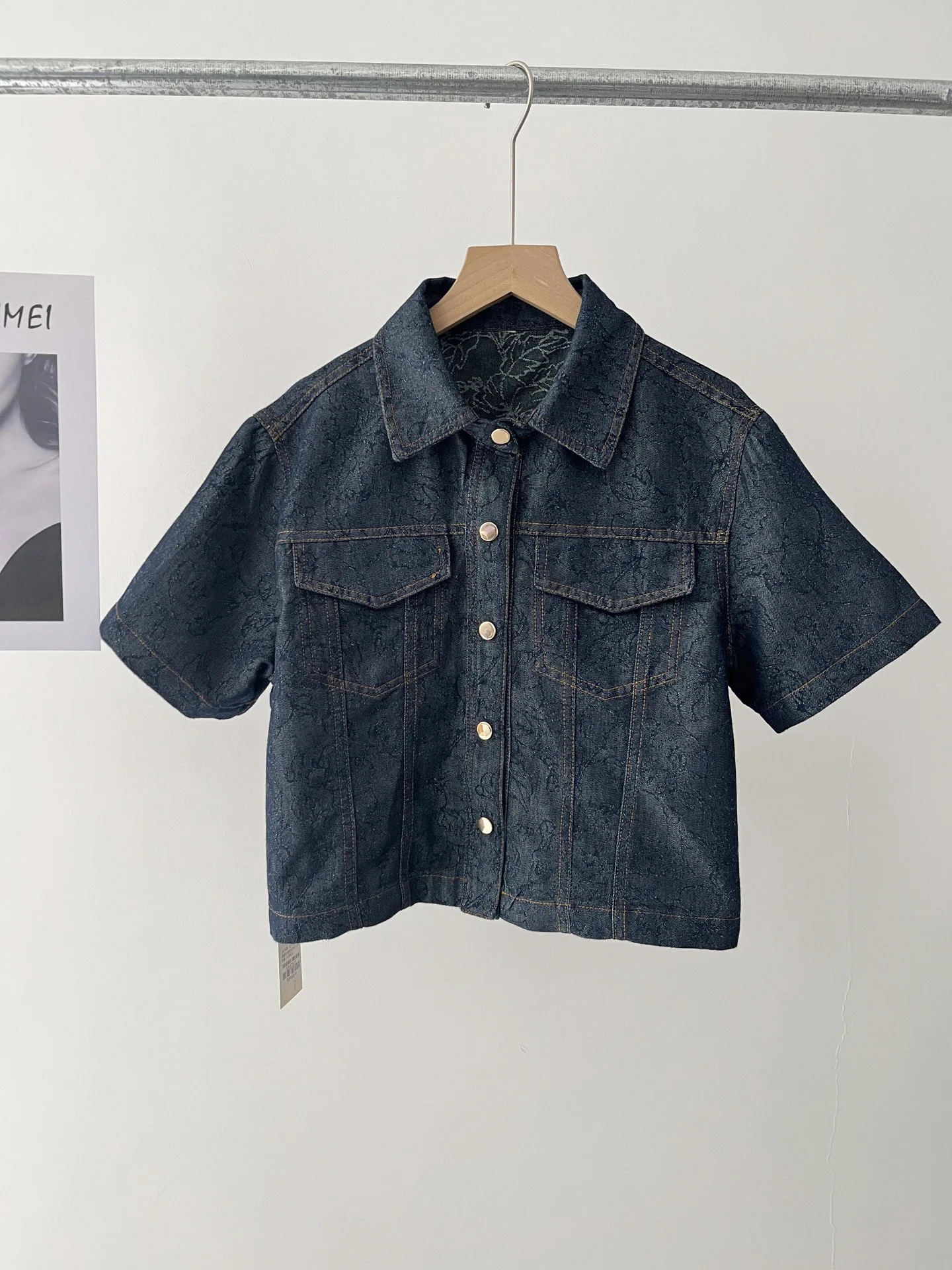 Age-reducing fashion lapel navy blue denim short-sleeved shirt women's spring thin top women's 51c-0487
Age-reducing fashion lapel navy blue denim short-sleeved shirt women's spring thin top women's 51c-0487