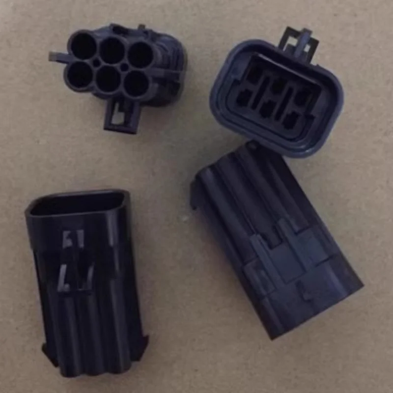 20PCS/SET Original genuine 12124107 Electrical 6 Way Black Metri-Pack 150 Sealed Male Connector Max Current 14 amps
20PCS/SET Original genuine 12124107 Electrical 6 Way Black Metri-Pack 150 Sealed Male Connector Max Current 14 amps