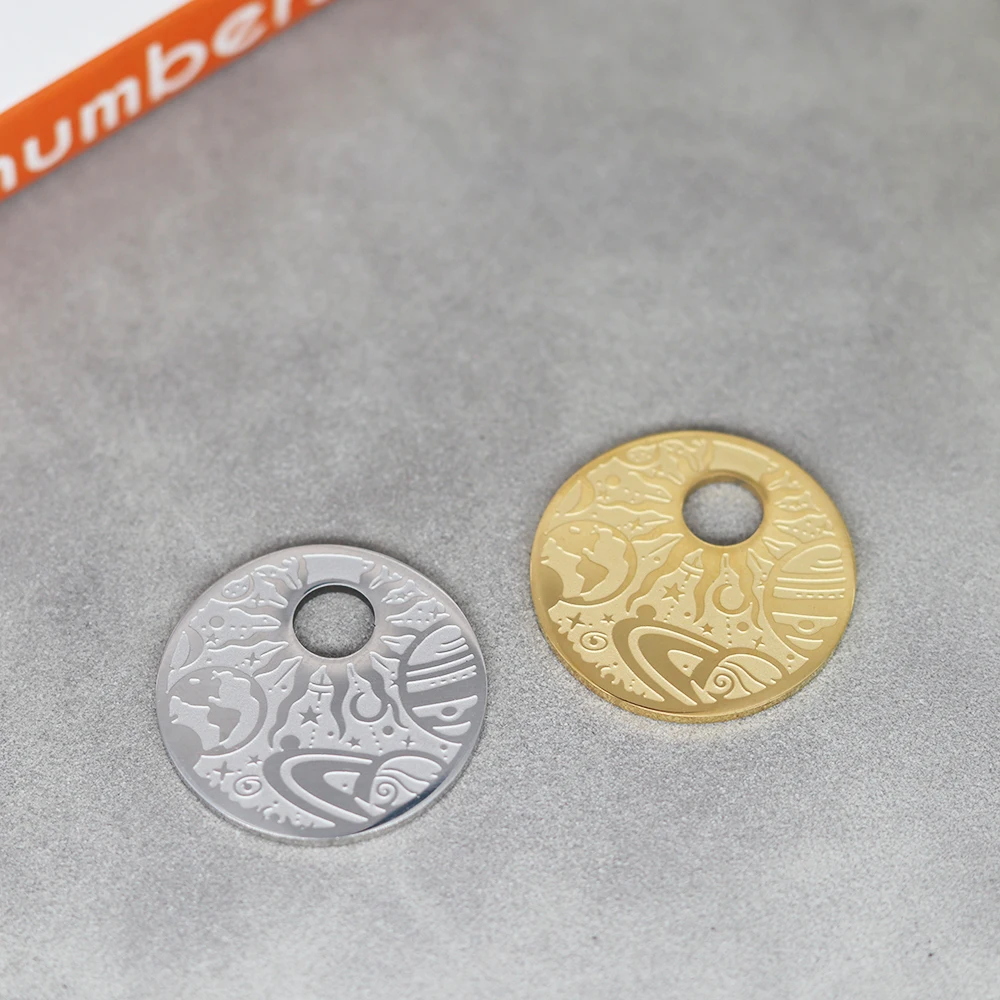 2pcs/lot Stainless Steel Sun Planet Totem Men Punk Necklace DIY Craft Fashion Round Pendant Charm For Jewelry Making Wholesale
2pcs/lot Stainless Steel Sun Planet Totem Men Punk Necklace DIY Craft Fashion Round Pendant Charm For Jewelry Making Wholesale