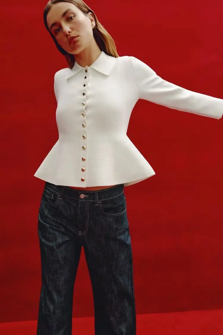 BB6117 25 Spring New Product Women's Fashion Short Skirt Style Bottom Collar Long Sleeve Sweater Flat Needle Cardigan Coat 41920
BB6117 25 Spring New Product Women's Fashion Short Skirt Style Bottom Collar Long Sleeve Sweater Flat Needle Cardigan Coat 41920