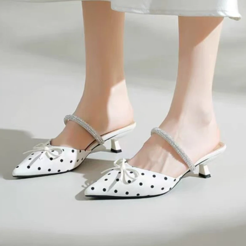 New Summer Women's Slip-on Sandals Stylish Polka Dot Designer Sandals Comfortable Outdoor Shopping Women's Low-heeled Slippers
New Summer Women's Slip-on Sandals Stylish Polka Dot Designer Sandals Comfortable Outdoor Shopping Women's Low-heeled Slippers