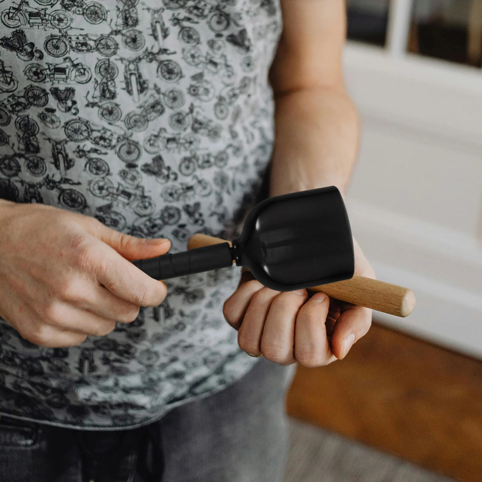 Long Handle Handheld Cow Bell Cowbell Instrument with Stick Drum Kit Plastic Noise Maker
Long Handle Handheld Cow Bell Cowbell Instrument with Stick Drum Kit Plastic Noise Maker
