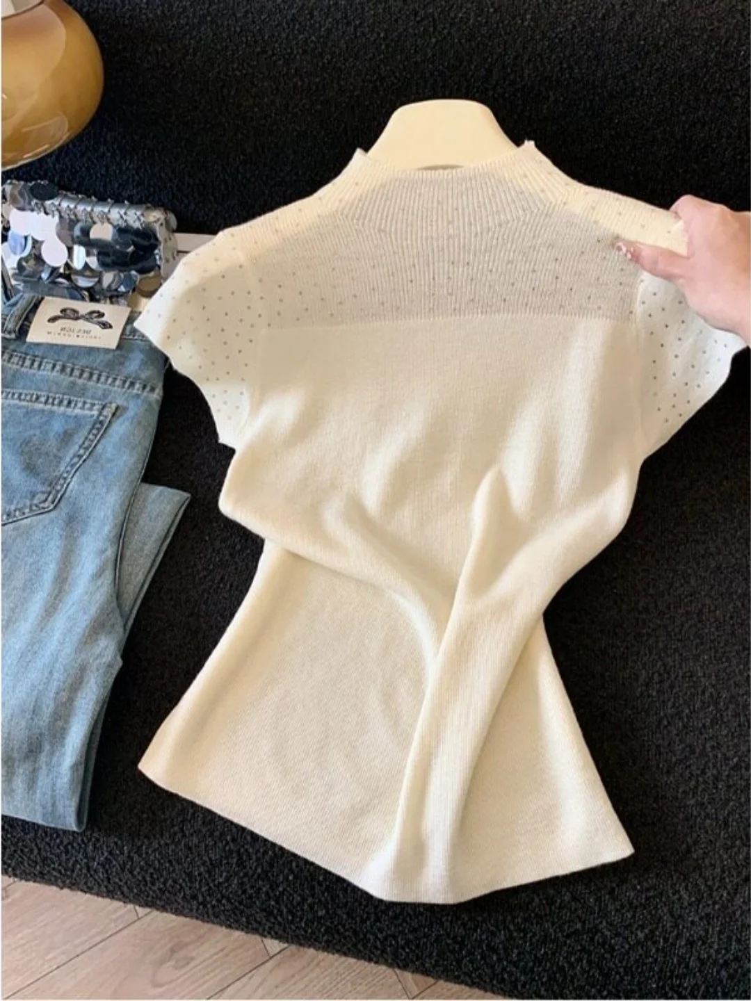 Korean Style Half High Collar Knitted Sweater Women Early Spring New Small Flying Sleeve Waist Cinch Pleated Atmosphere Top
Korean Style Half High Collar Knitted Sweater Women Early Spring New Small Flying Sleeve Waist Cinch Pleated Atmosphere Top