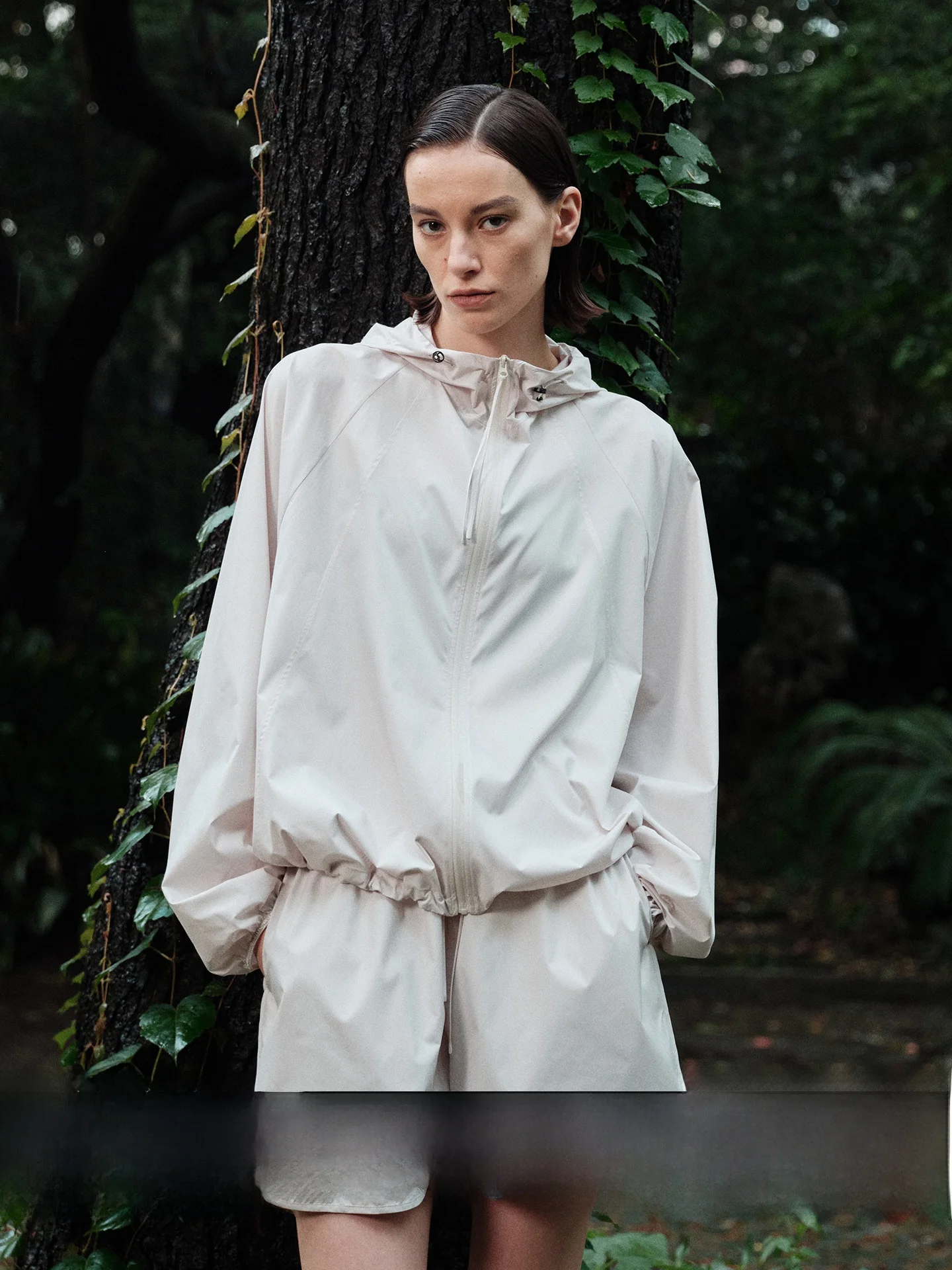 Легкая солнцезащитная одежда Ayuko: комплект из пальто, шорт и шляпы из полиэстера для женщин, летний сезон
Легкая солнцезащитная одежда Ayuko: комплект из пальто, шорт и шляпы из полиэстера для женщин, летний сезон