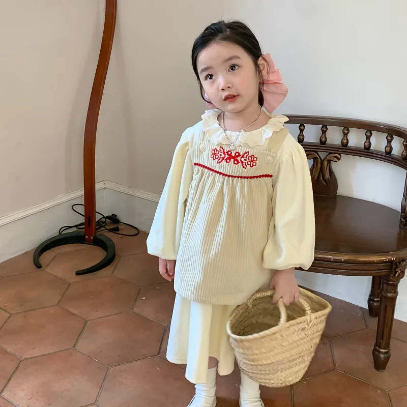 Girls Clothes Corduroy 2023 Autumn Winter New Korean Version Long Sleeve Lovely Embroidery Solid Lace Dress Two Piece Set
Girls Clothes Corduroy 2023 Autumn Winter New Korean Version Long Sleeve Lovely Embroidery Solid Lace Dress Two Piece Set