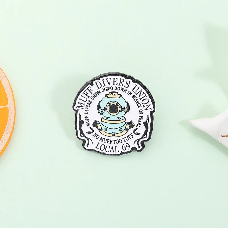 Creative Commemorative Badge Diving Club Brooch Enamel Pins cartoon fun gift Fashionable women and men Jewelry Gifts
Creative Commemorative Badge Diving Club Brooch Enamel Pins cartoon fun gift Fashionable women and men Jewelry Gifts