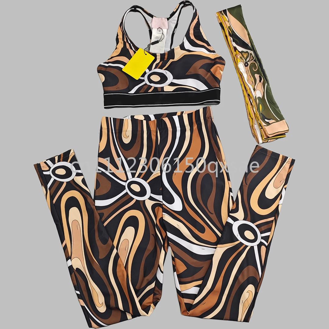 Classic Design Women's Brown Headband Yoga Sets with Letter Signature Logo Luxury Brand Sports Sets Lady Swimwear Beachwear
Classic Design Women's Brown Headband Yoga Sets with Letter Signature Logo Luxury Brand Sports Sets Lady Swimwear Beachwear