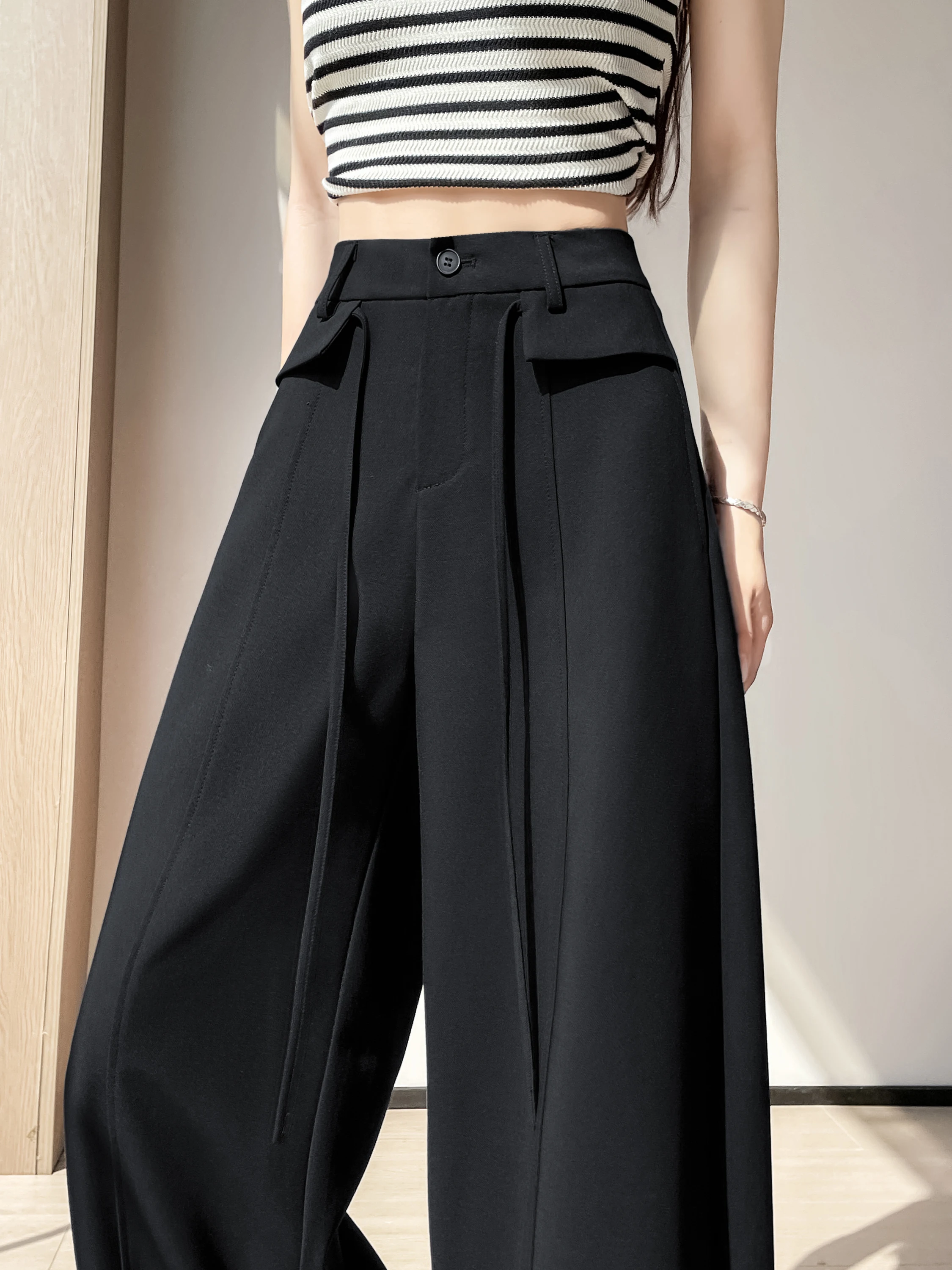 Black Ice Silk Wide Leg Pants Women Summer Thin High-End Feeling Suit Pants Loose Slimming Versatile Casual Pants
Black Ice Silk Wide Leg Pants Women Summer Thin High-End Feeling Suit Pants Loose Slimming Versatile Casual Pants
