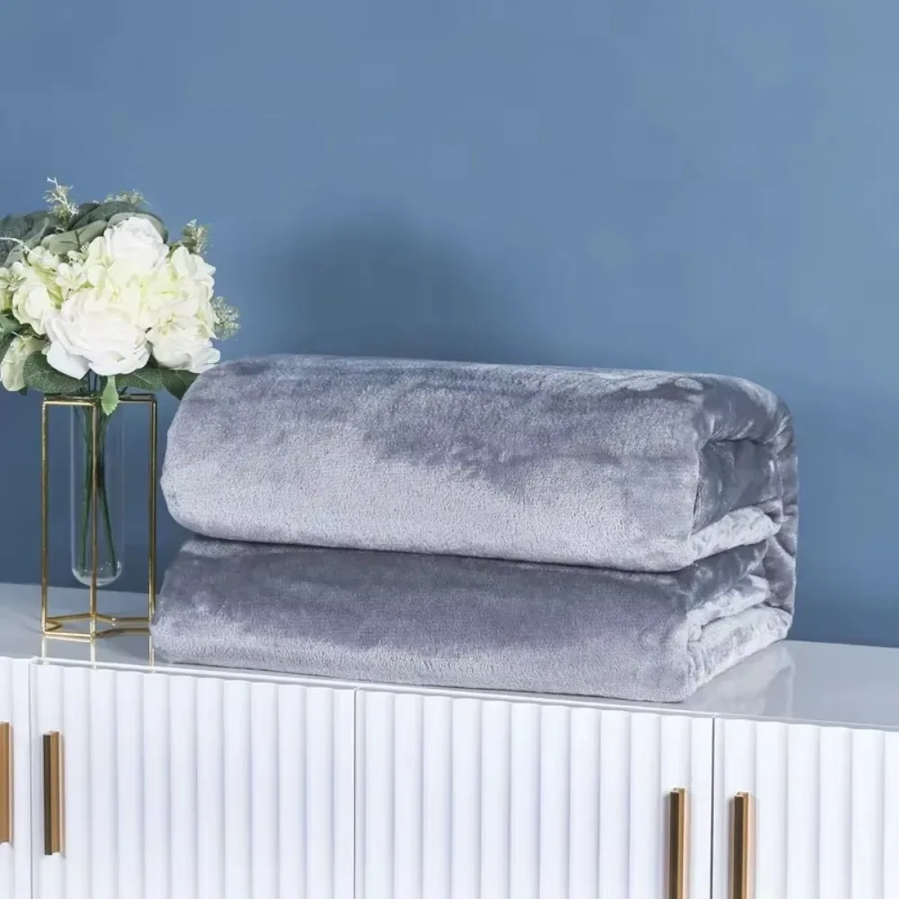 Thicken Coral Fleece Fleece Blanket Super Soft Double-Sided Fleece Flannel Blanket Lightweight Solid Color Throw Blanket
Thicken Coral Fleece Fleece Blanket Super Soft Double-Sided Fleece Flannel Blanket Lightweight Solid Color Throw Blanket