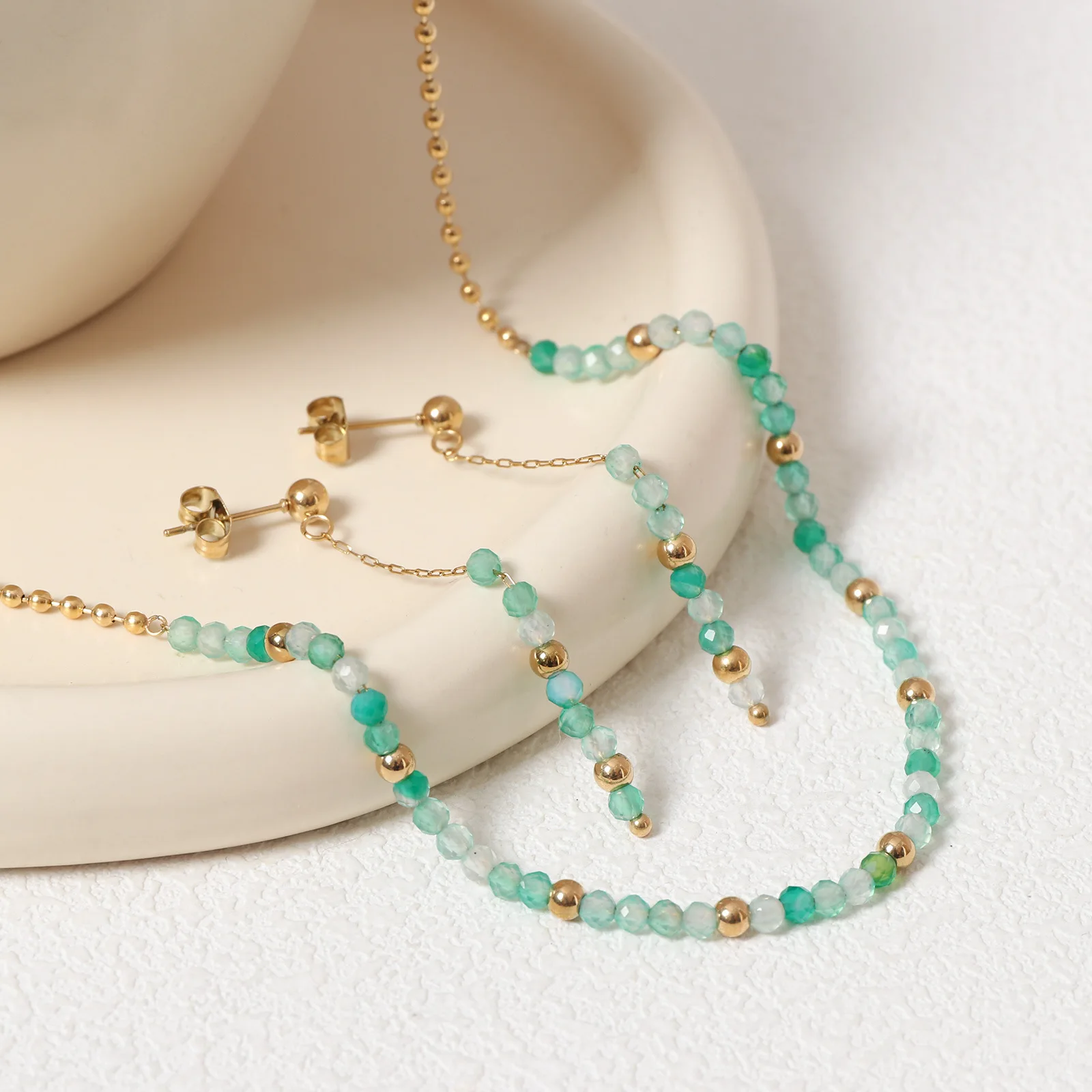 Natural stone pendant, necklace, green necklace, beaded stud earrings, jewelry set, holiday gifts.
Natural stone pendant, necklace, green necklace, beaded stud earrings, jewelry set, holiday gifts.