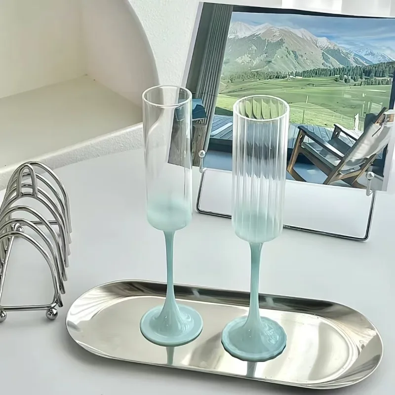New Minimalist Gradient Dopamine Cocktail High Footed Champagne Glass Cup High Value Elegant Valentine's Day Gift Drinking Glass
New Minimalist Gradient Dopamine Cocktail High Footed Champagne Glass Cup High Value Elegant Valentine's Day Gift Drinking Glass