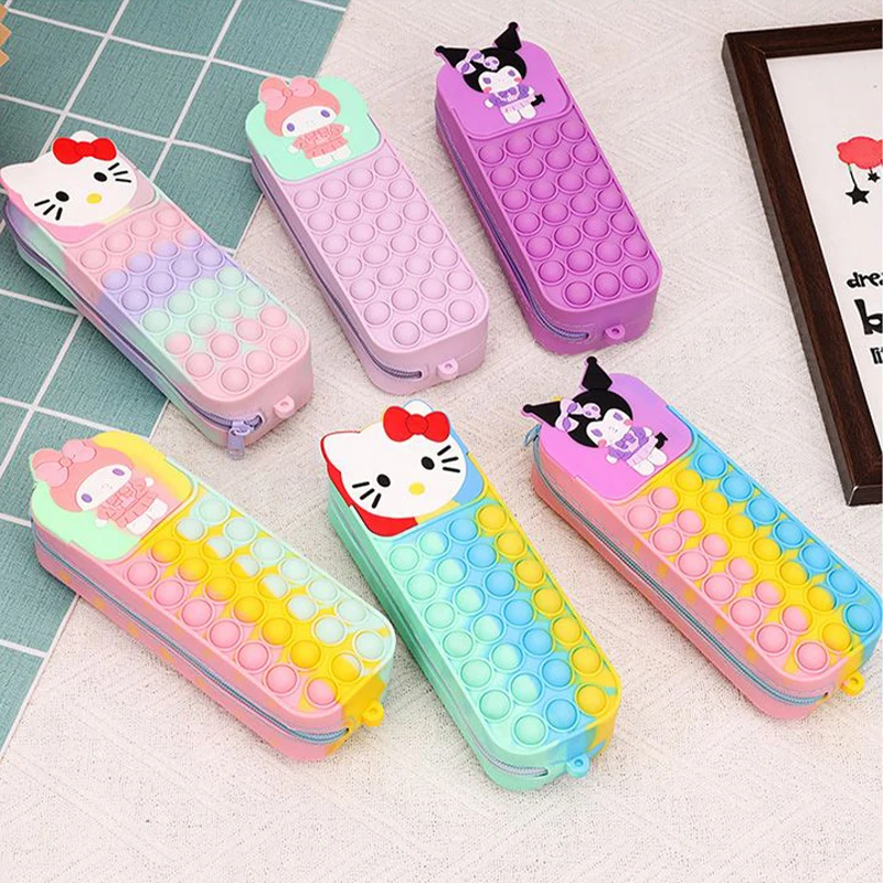 Sanrio Kawaii Hello Kitty Students Silicone Pencil Bags My Melody Kuromi Anime Cartoon Exquisite INS Style Unzip Stationery Box
Sanrio Kawaii Hello Kitty Students Silicone Pencil Bags My Melody Kuromi Anime Cartoon Exquisite INS Style Unzip Stationery Box