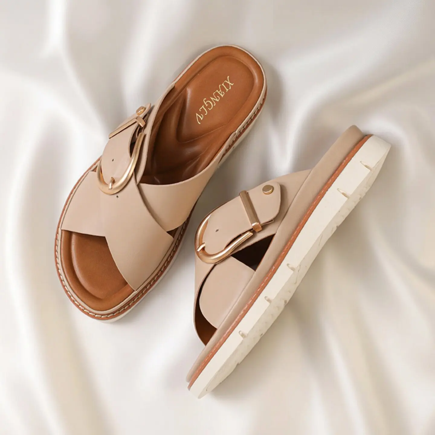 Retro Brand Designer Classic Women's Outdoor Slippers Summer 2026 Casual Wedges Low heel Soft sole belt Buckle Sandals Plus size
Retro Brand Designer Classic Women's Outdoor Slippers Summer 2026 Casual Wedges Low heel Soft sole belt Buckle Sandals Plus size