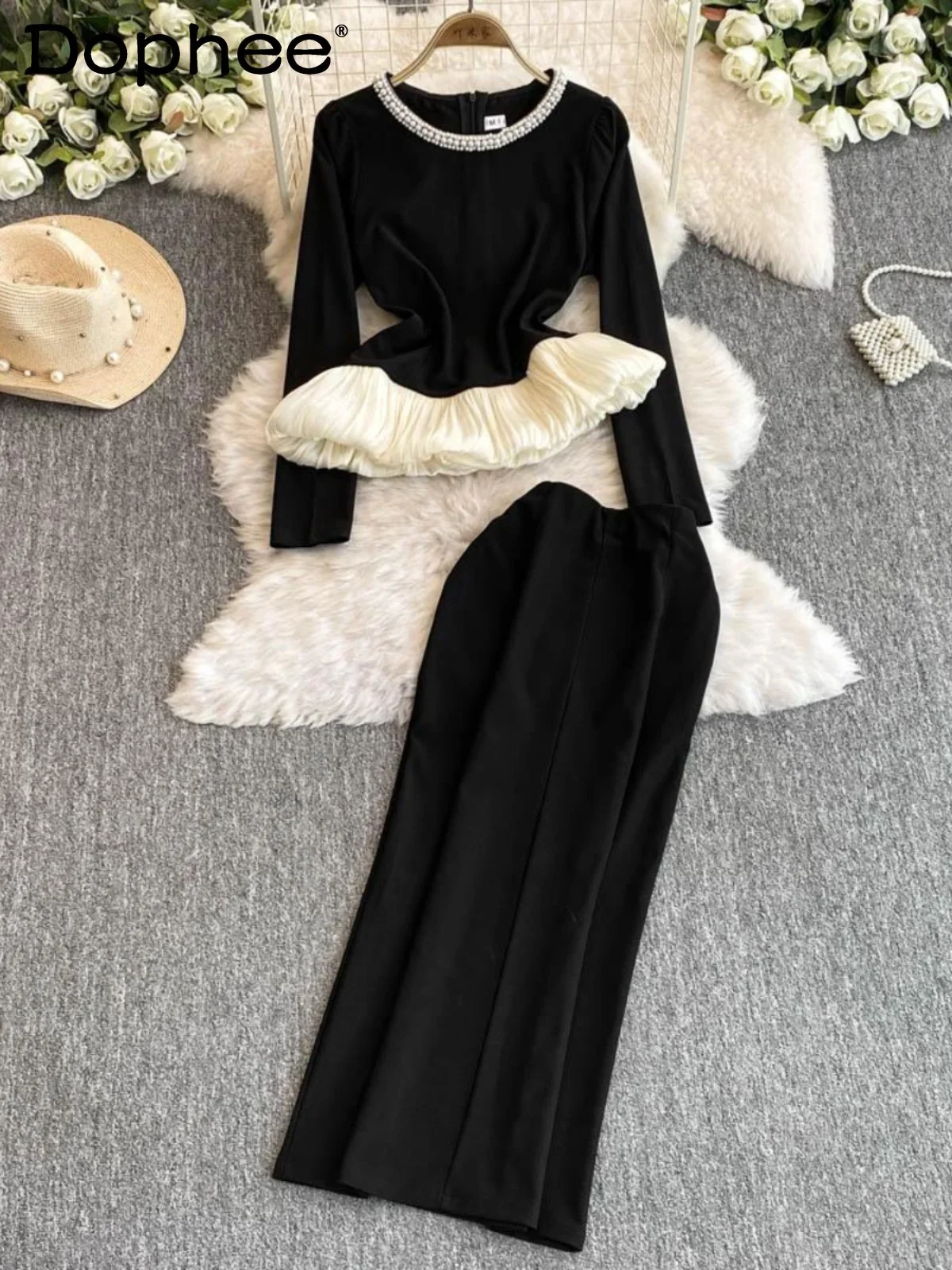French Skirt Sets Temperament Ladies Spring Autumn New Crew Neck Bead Black Top and Skirt Two Piece Sets Womens Outifits
French Skirt Sets Temperament Ladies Spring Autumn New Crew Neck Bead Black Top and Skirt Two Piece Sets Womens Outifits