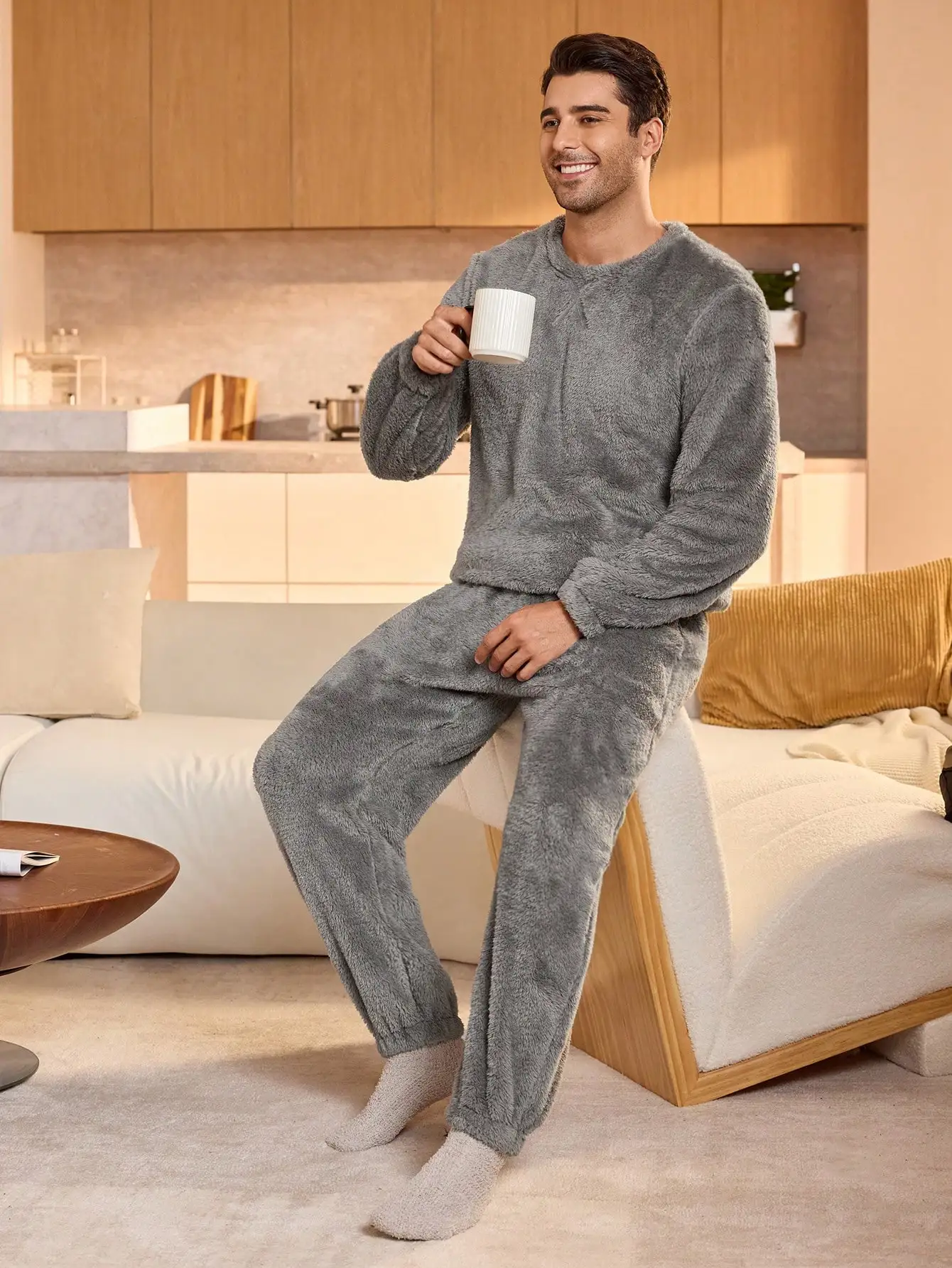 Men's Solid Gray Fleece Lounge Set - Long Sleeve Top & Pants for Autumn Winter
Men's Solid Gray Fleece Lounge Set - Long Sleeve Top & Pants for Autumn Winter