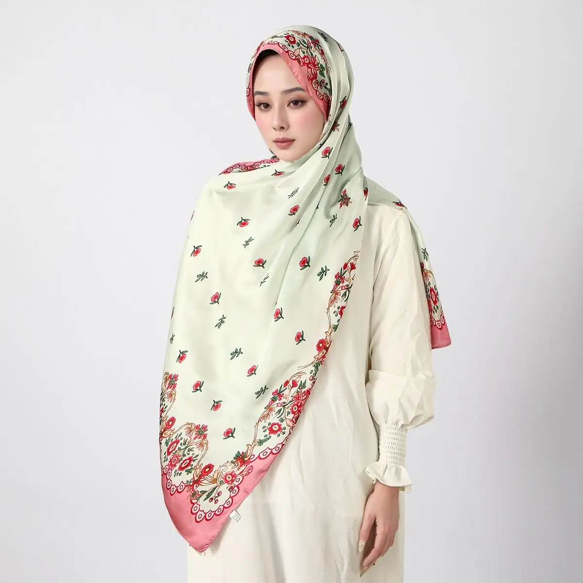 Fashion Satin Muslim Hijab Floral Printed Headscarf Long Shawls Ramadan Scarf For Woman Turban Headscarf Scarves 180*70cm
Fashion Satin Muslim Hijab Floral Printed Headscarf Long Shawls Ramadan Scarf For Woman Turban Headscarf Scarves 180*70cm