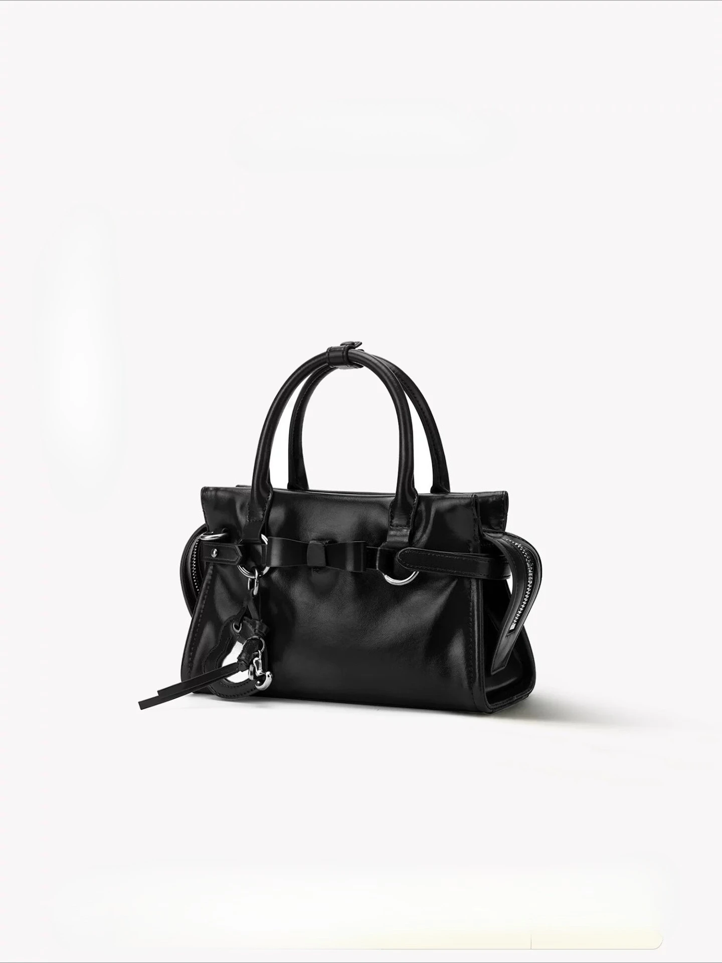 New High-end Women's Handbag, Black Cowhide Trendy Messenger Women's Bag
New High-end Women's Handbag, Black Cowhide Trendy Messenger Women's Bag