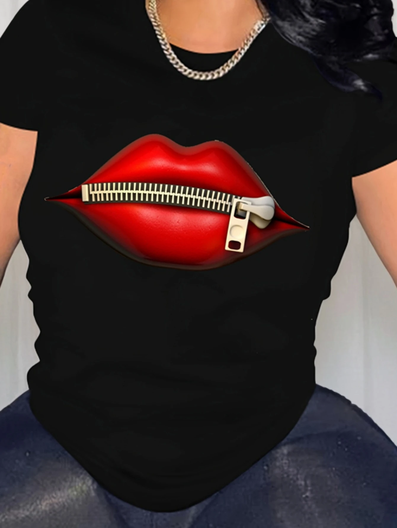 Women's Black Short Sleeve T-Shirt with Bold Red Lips & Metallic Tape Graphic Print - Casual Round Neck Top
Women's Black Short Sleeve T-Shirt with Bold Red Lips & Metallic Tape Graphic Print - Casual Round Neck Top