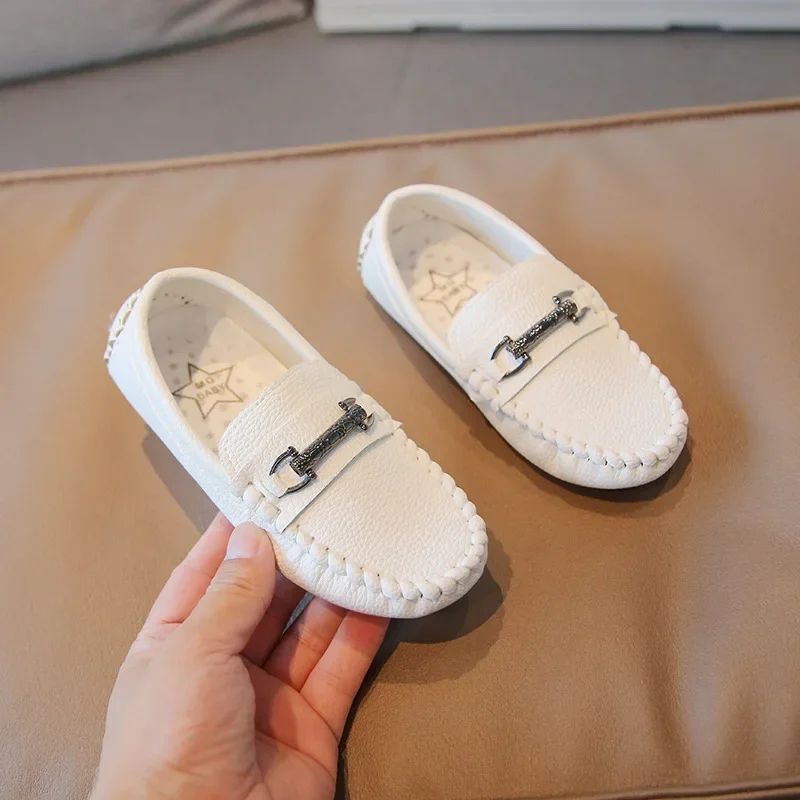 Весенне-осенние удобные повседневные туфли для девочек, корейская версия, кожаные шапочки, детские нескользящие эрсаловые однотонные туфли
Весенне-осенние удобные повседневные туфли для девочек, корейская версия, кожаные шапочки, детские нескользящие эрсаловые однотонные туфли