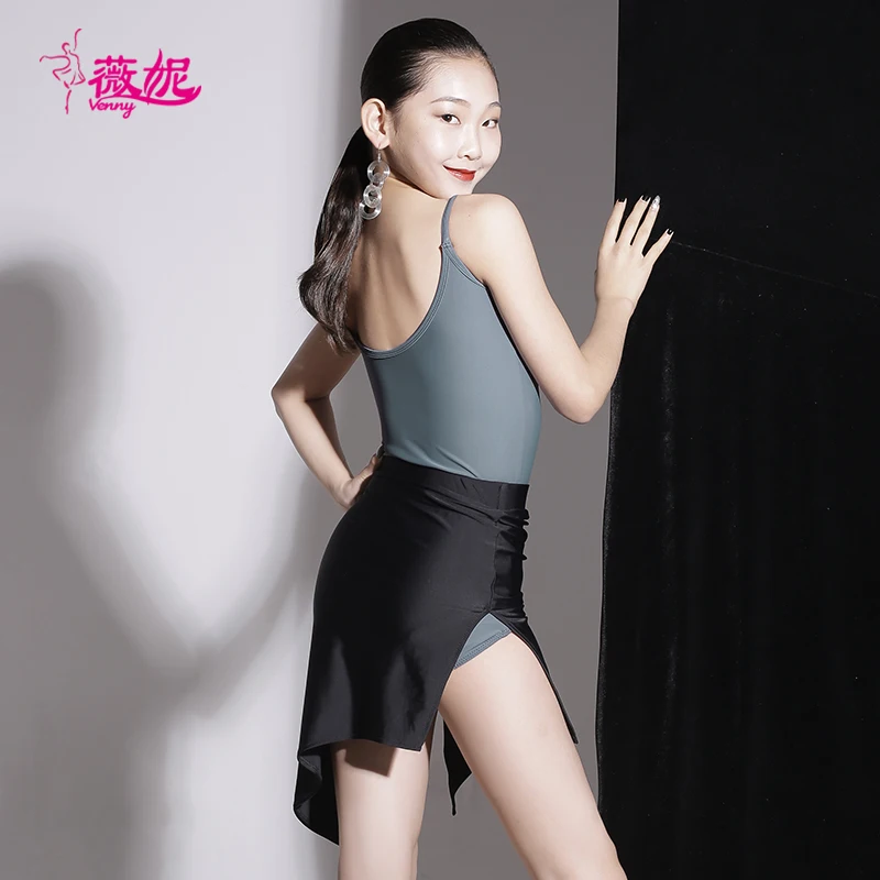 Venny Latin Dance Dress Girls'Lace Insert Two-Piece Set Spaghetti Strap Top&Skirt Trendy Training Wear for Practice&Performance
Venny Latin Dance Dress Girls'Lace Insert Two-Piece Set Spaghetti Strap Top&Skirt Trendy Training Wear for Practice&Performance