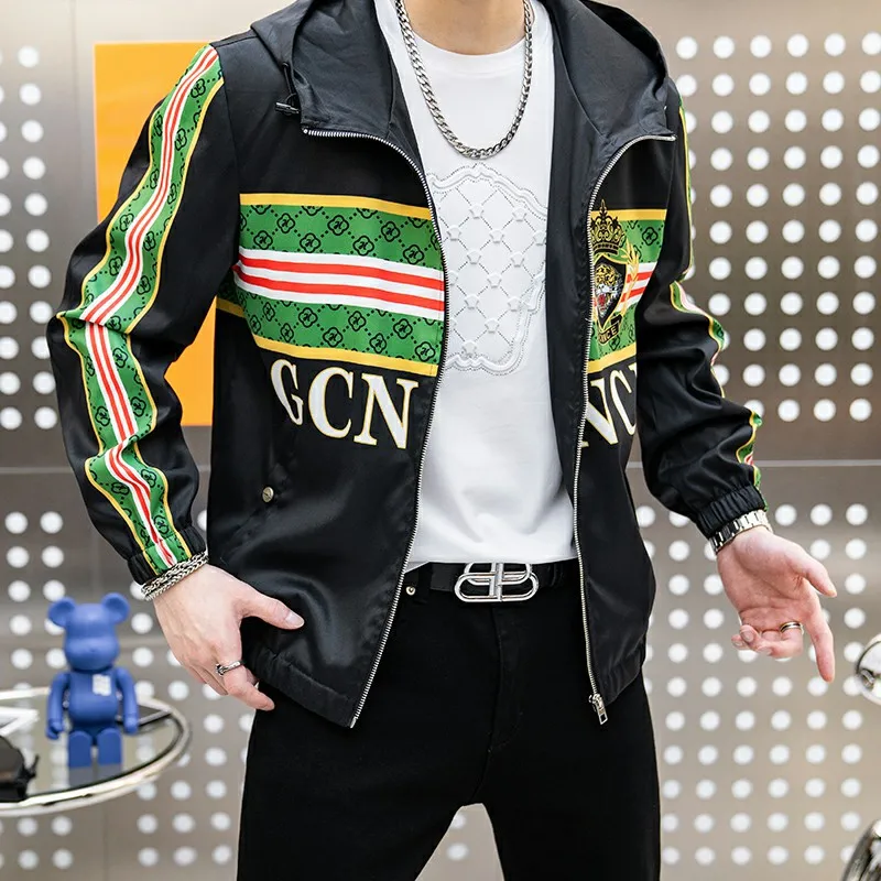 Autumn Hooded Jackets for Luxury Printing Fashion Versatile Loose Casual Hoodie Jacket Hip Hop Singer Zipper Coats Outwear M-4XL
Autumn Hooded Jackets for Luxury Printing Fashion Versatile Loose Casual Hoodie Jacket Hip Hop Singer Zipper Coats Outwear M-4XL