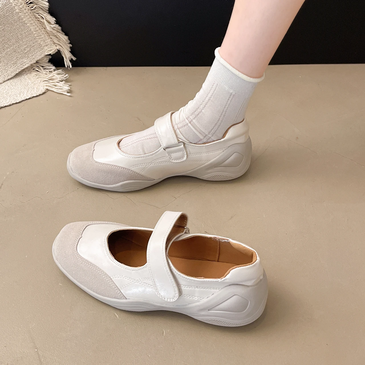 Faionable Flat Bot Mary Jane, повседневные свободные женские брюки, летние новые корейские брюки с клеем Proc, противоскользящая функция
Faionable Flat Bot Mary Jane, повседневные свободные женские брюки, летние новые корейские брюки с клеем Proc, противоскользящая функция