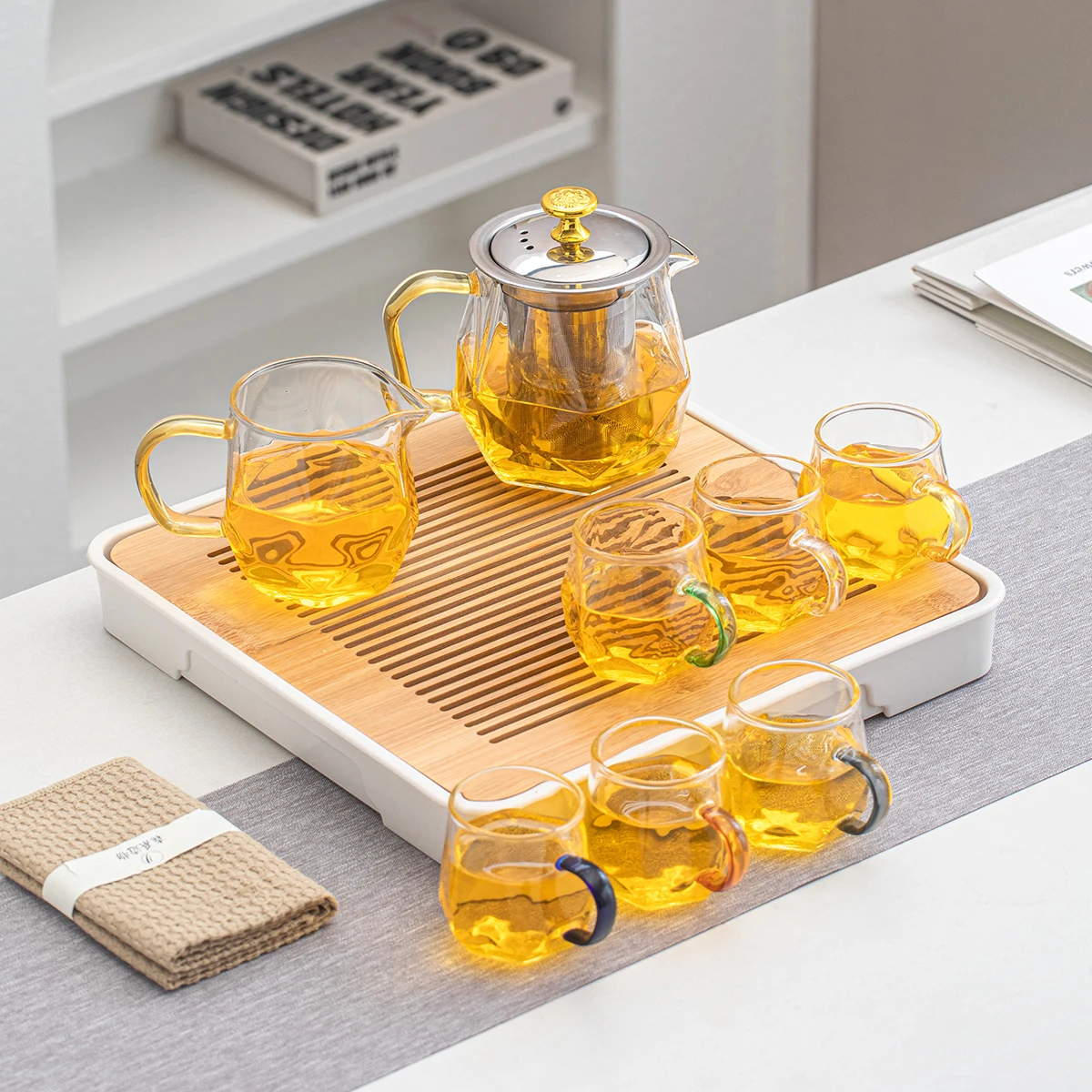 For 1 set, diamond pattern glass teapot, stainless steel removable tea infuser, teapot and 6-cup tea tray set, Kung Fu tea set
For 1 set, diamond pattern glass teapot, stainless steel removable tea infuser, teapot and 6-cup tea tray set, Kung Fu tea set