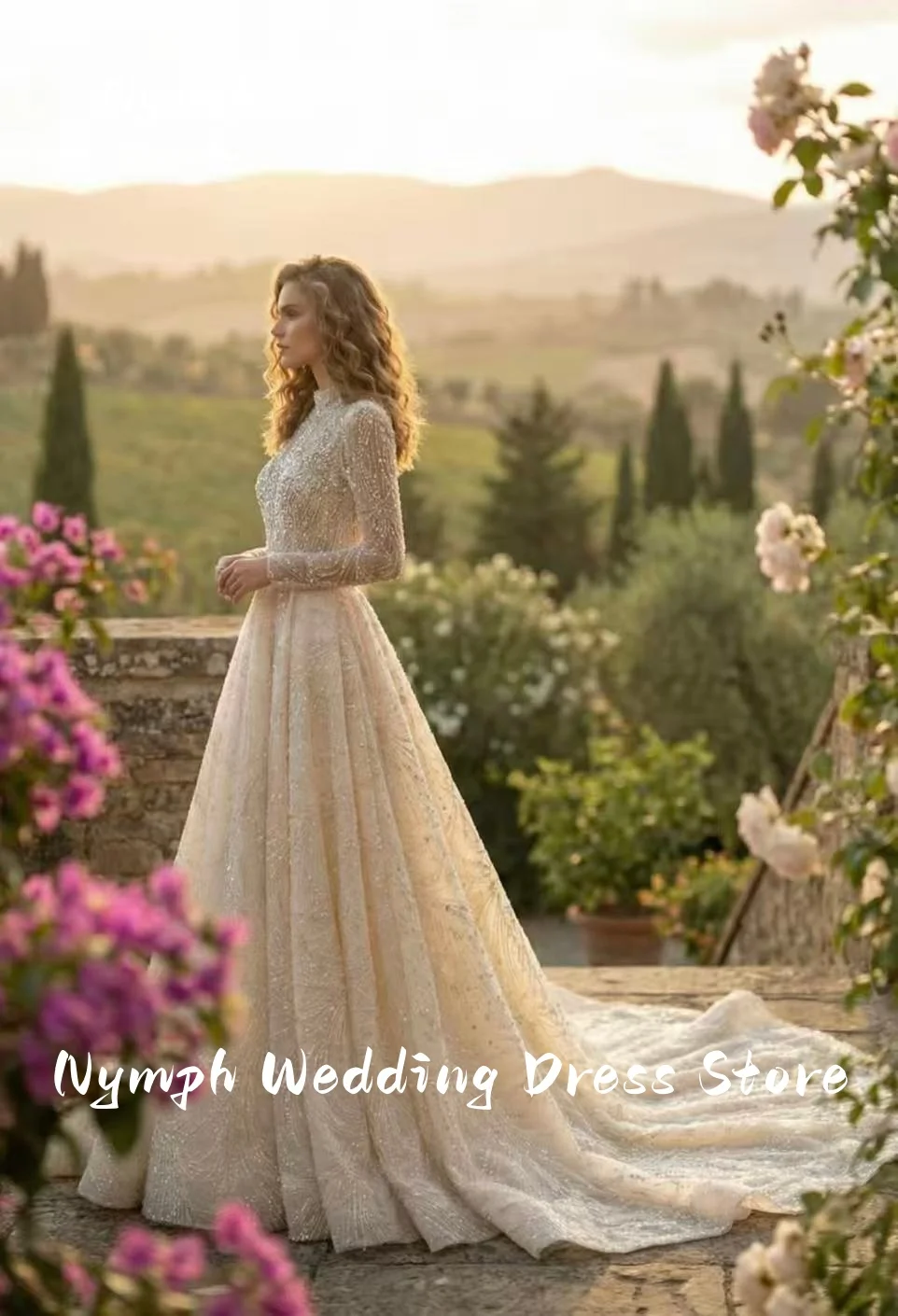 Customized Elegant high-neck wedding dress long-sleeved A-LINE embroidered lace wedding dress vestidos de novia
Customized Elegant high-neck wedding dress long-sleeved A-LINE embroidered lace wedding dress vestidos de novia