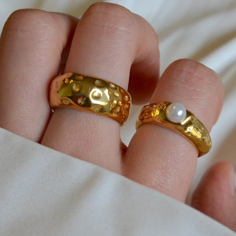 Artistic Chunky Hammered 18K Gold Plated Moon Craters Dome Band Rings Uneven Sunburst Pearl Stack Statement Ring for Women New
Artistic Chunky Hammered 18K Gold Plated Moon Craters Dome Band Rings Uneven Sunburst Pearl Stack Statement Ring for Women New