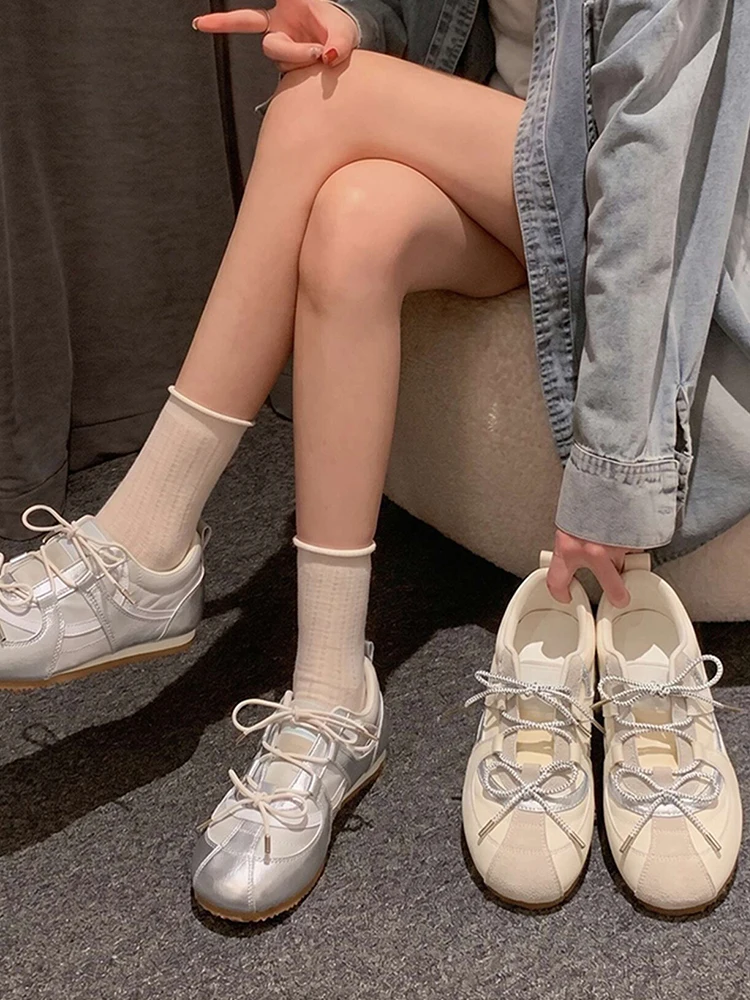 Silver Mary Jane Casual Shoes Women's 2026 New Summer Super Fire Ballet Style Dequn Shoes Korean Version Fabric
Silver Mary Jane Casual Shoes Women's 2026 New Summer Super Fire Ballet Style Dequn Shoes Korean Version Fabric