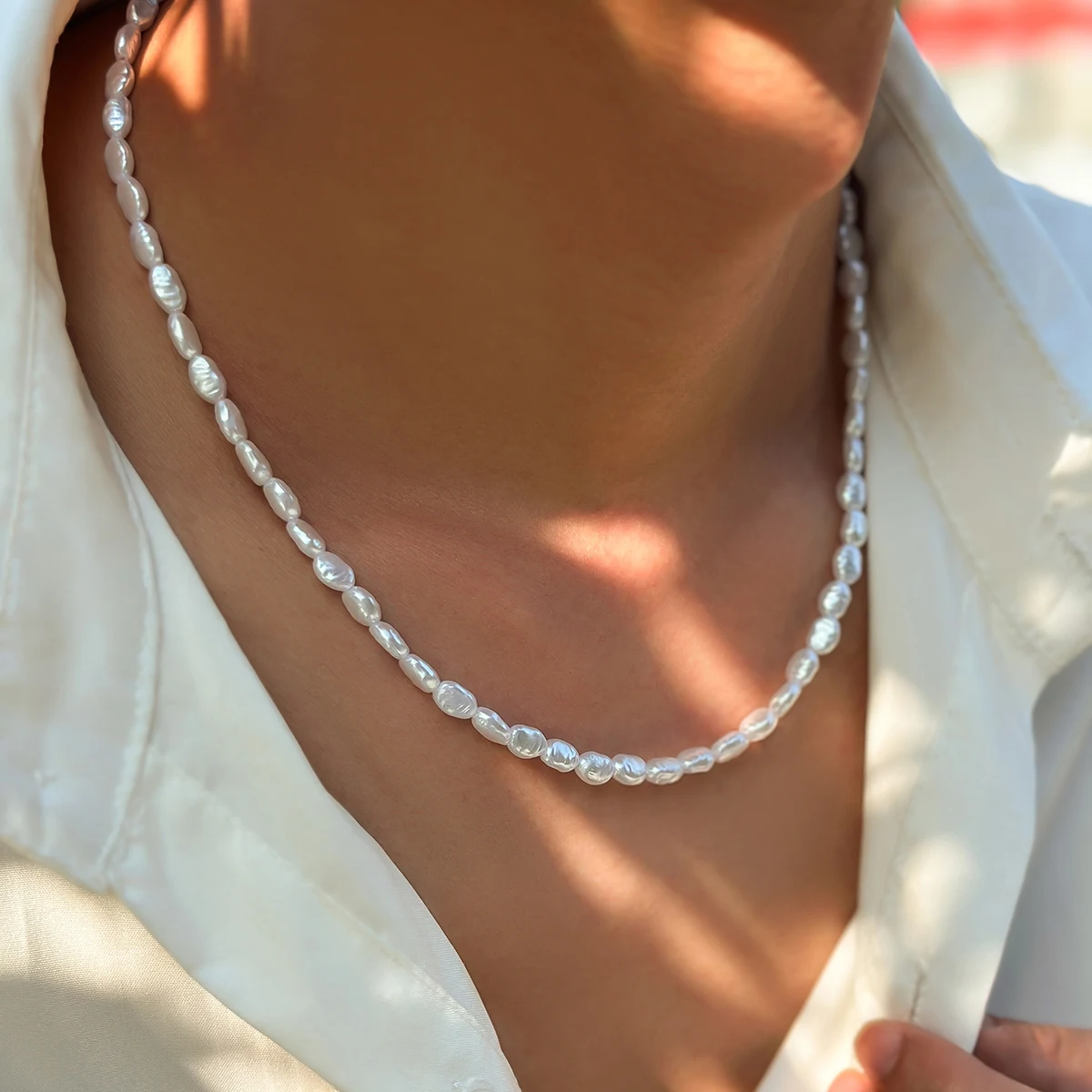 Simple Imitation Pearl Beads Short Choker Necklace for Men Trendy Summer White Beaded Chain on Neck Collar 2023 Fashion Jewelry
Simple Imitation Pearl Beads Short Choker Necklace for Men Trendy Summer White Beaded Chain on Neck Collar 2023 Fashion Jewelry