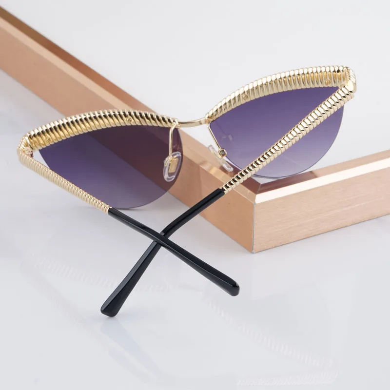 INS Luxury Womne's Cat Eye Fashion Design Trendy High Quality Classical UV400 Half Rimless Sunglasses StreetGlasses with Case
INS Luxury Womne's Cat Eye Fashion Design Trendy High Quality Classical UV400 Half Rimless Sunglasses StreetGlasses with Case