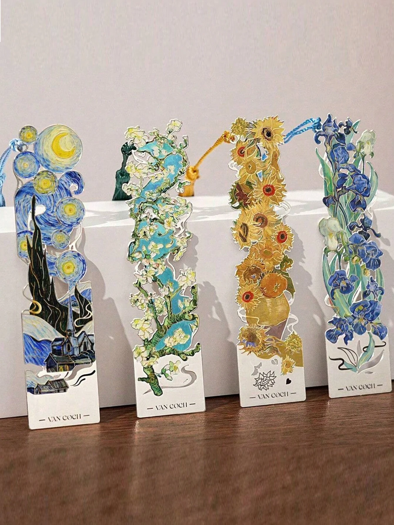 1pc single or 6pc mixed retro oil painting style metal painting bookmarks, book folders for reading manuals, graduation gifts fo
1pc single or 6pc mixed retro oil painting style metal painting bookmarks, book folders for reading manuals, graduation gifts fo